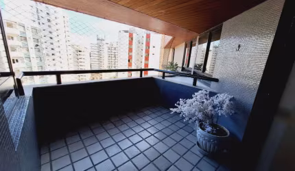 Apartamento a venda na Pituba 4 quartos com dependencia