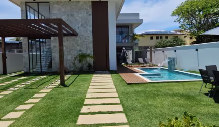 Casa a venda em guarajuba com 7 suites reformada no canto do mar  privilege