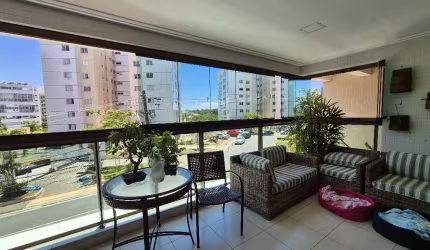 Apartamento a venda em alphaville 1 com 3 suites reformado e nascente no morada dos principes