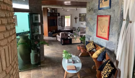 Casa a venda na federação com 4 suites em condominio fechado