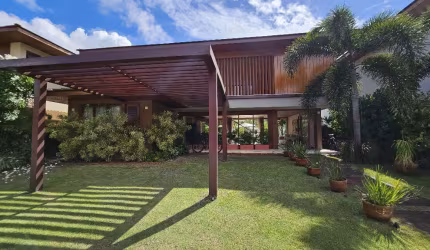 Casa a venda em praia do forte com 5 suites no cond dos ipês no piscinas naturais