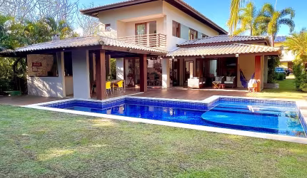 Casa a venda em praia do forte com 4 suítes no condomínio das acácias piscinas naturais