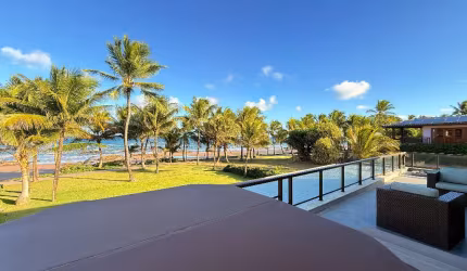 Casa a venda no porto busca vida resort com 5 suites reformada e frente mar