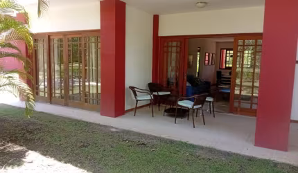 Apartamento a venda em praia do forte com 2 suites térreo no village das acacias