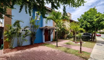 Casa a venda no condomínio quatro rodas com 4 quartos e área gourmet