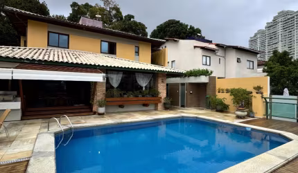 Casa a venda no candeal com 4 suites piscina área gourmet e reformada  no quinta do candeal