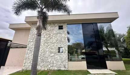 Casa a venda no condominio busca vida com 4 suites piscina e área gourmet