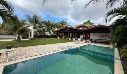 Casa terre a venda em interlagos linha verde com 5 suites piscina e área gourmet