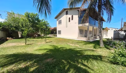 Casa à venda em Serramar, Serra-ES: 4 quartos, 3 suítes, 3 salas, 5 banheiros, 1 vaga, 410m². Venha conferir!