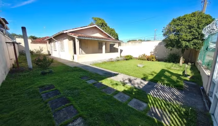 Casa à venda em Serra-ES, bairro Reis Magos: 2 quartos, 1 suíte, 1 sala, 2 banheiros, 6 vagas de garagem, 80m² de área.