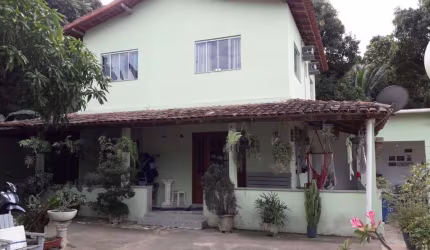 Imperdível: Casa à venda em Fundão-ES, Costa Azul, 4 quartos, 2 salas, 2 banheiros, 3 vagas de garagem, 240m²