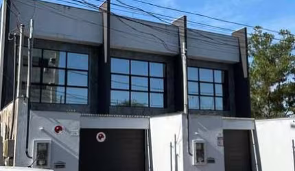 Casa à venda em Morada de Laranjeiras, Serra-ES: 3 quartos, 3 suítes, 1 sala, 2 vagas, 136m²