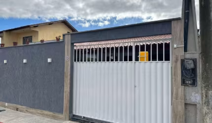 Oportunidade imperdível! Casa à venda em Piúma-ES, bairro Itaputanga: 2 quartos, 1 suíte, 1 sala, 1 vaga, 83m².