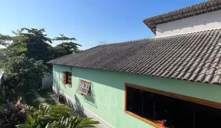 Manguinhos, Serra ES; casa com 3 quartos, e parte em construção.