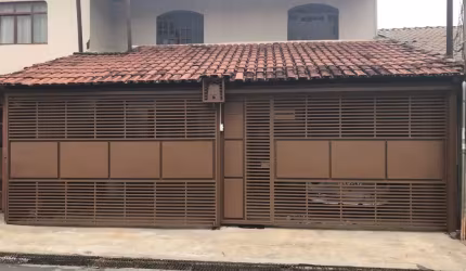QR 406 - Sobrado com 2 Quartos e amplo salão de festas no 1º andar/Samambaia/DF
