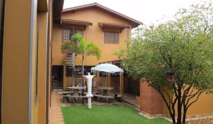 Casa a venda, 4 quartos, 2 suítes, 4 vagas, no bairro Santa Isabel em Piracicaba-  SP