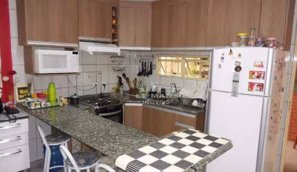 Casa a venda, 2 quartos, 2 suítes, 2 vagas, no bairro Paulicéia em Piracicaba - SP