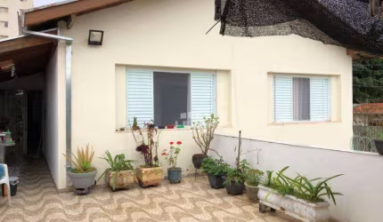 Casa a venda, 4 quartos, 2 vagas, no bairro Vila Independêcia em Piracicaba - SP
