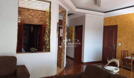 Casa a venda, 3 quartos, 3 suítes, 4 vagas, no bairro Centro em Piracicaba - SP