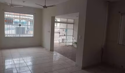 Casa a venda, 3 quartos, 1 suíte, 1 vaga, no bairro Centro em Piracicaba - SP
