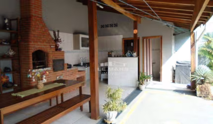Casa a venda, 3 quartos, 1 suíte, 2 vagas, no bairro Nova América em Piracicaba - SP