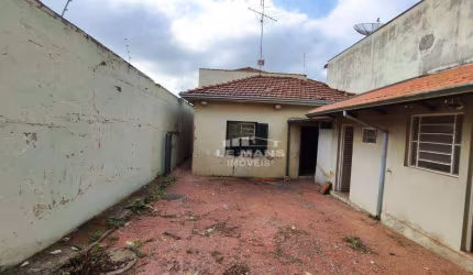 Casa comercial para alugar, 8 salas, 4 vagas, no bairro Centro em Piracicaba - SP