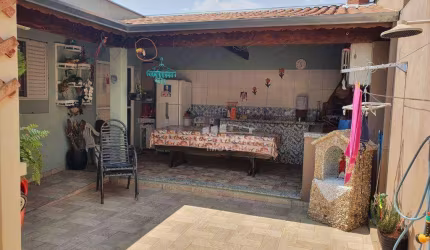 Casa a venda, 4 quartos, 1 suíte, 2 vagas, no bairro Santa Terezinha em Piracicaba - SP