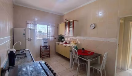 Casa a venda, 2 quartos, 4 vagas, no bairro Jardim Bandeirantes em Charqueada - SP