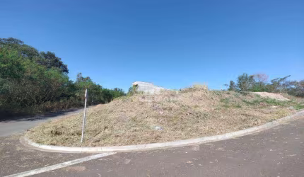 Terreno em Condomínio a venda no Quinta de Santa Helena, no bairro Campestre em Piracicaba - SP