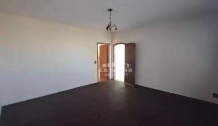 Casa para alugar, 3 quartos, 1 suíte, 4 vagas, no bairro Jardim Glória em Piracicaba - SP
