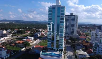 Apartamento frente mar em Balneário Piçarras - SC com 3 suítes mobiliado