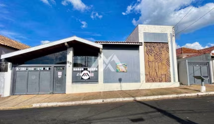 Casa com 2 dormitórios à venda por R$1.100.000 - Centro - Vera Cruz/SP