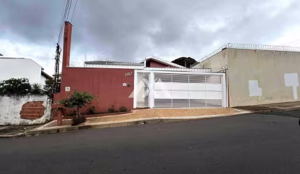 Casa com 3 dormitórios à venda por R$630.000 - Alto Cafezal - Marilia/SP
