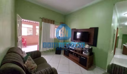 Vendo Casa espaçosa e com terraço no centro,de ALPERCATA - MG
