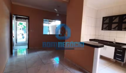 Excelente casa à venda no Bairro Cidade Jardim-Governador Valadares