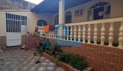 Propriedade à venda com 4 imóveis, NO BAIRRO SANTA RITA PARTE ALTA, GOVERNADOR VALADARES - MG
