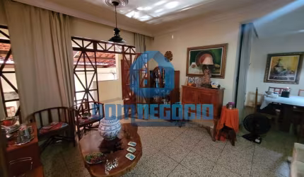 Casa com 7 dormitórios em lote inteiro à venda, BAIRRO GRÃ-DUQUESA, GOVERNADOR VALADARES - MG