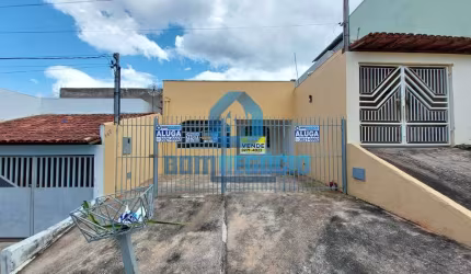 CASA COM 2 QUARTOS DISPONIVEL PARA LOCAÇÃO NO BAIRRO KENNEDY