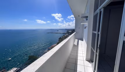 Apartamento à venda 3 quartos na Barra vista mar