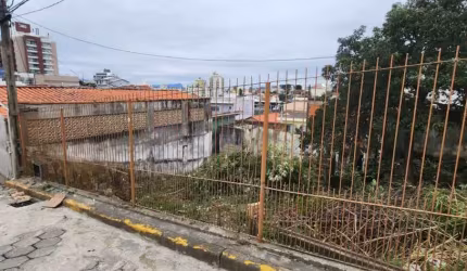 Terreno à Venda no Bairro Capoeiras - 240 m² - Florianópolis