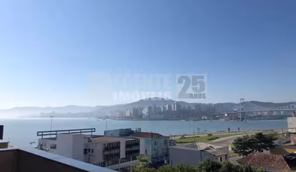 Cobertura à venda com 4 quartos no bairro Estreito em Florianópolis