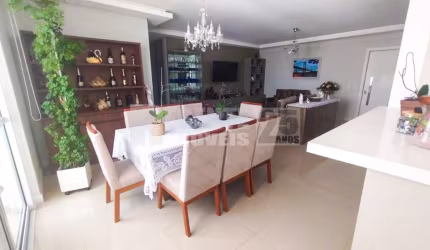 Apartamento à venda no bairro Estreito em Florianópolis.