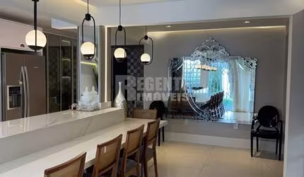 CASA de 3 DORMITÓRIOS À VENDA NO CENTRO DE FLORIANÓPOLIS - SC