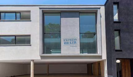 Casa com piscina, 686m² privativos à Venda - Agende sua visita!!