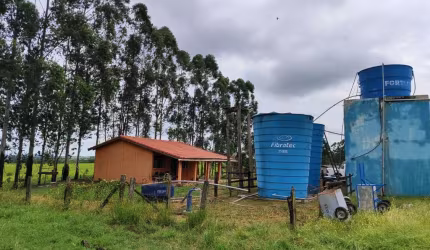SÍTIO COM GRANJA A VENDA NA REGIÃO DE TATUÍ-SP ?? ?   Área Total de 21,8 Hectares ou 9 Alqueires    3 Galpões   Capacidade 95 Mil Aves   Integração JBS  Boa Topografia   Parte em Pasto e Eucalipto   2