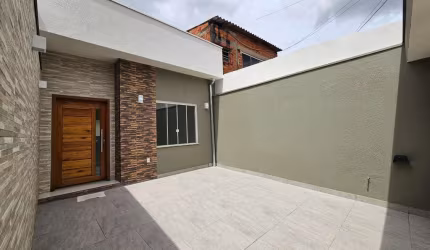 Imperdível Casa à Venda em Hortolândia-SP, Jardim Santana  3 Quartos, 1 Suíte, 2 Salas, 2 Banheiros, 2 Vagas, 94m²