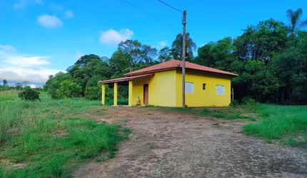 Sítio de 125.598m² à venda em São Miguel Arcanjo-SP, bairro Zona Rural; 2 quartos, 2 salas, 1 banheiro, 3 vagas de garagem