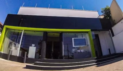 Salão Comercial à Venda em Campinas-SP, Jardim Novo Botafogo: 2 Salas, 1 Banheiro, 4 Vagas e 330m² de Área. Rentabilidade r$6.500.000,00