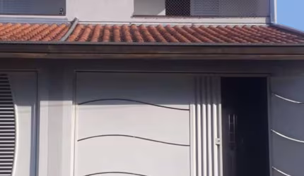Casa à venda em Santa Bárbara D'oeste-SP, Jardim Laudissi: 2 quartos, 1 suíte, 2 salas, 2 banheiros, 2 vagas, 130m². Venha conferir!