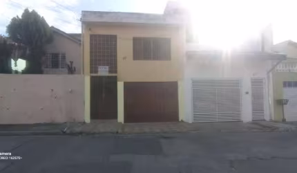 Imperdível: Casa com 2 quartos, 2 banheiros e 2 vagas na Vila Formosa, Jacareí-SP!